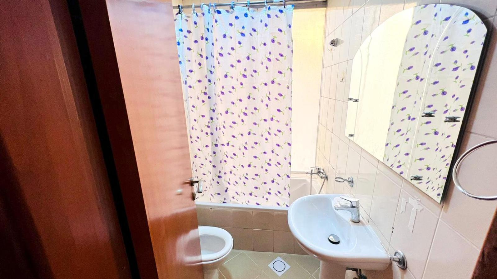 Homestay Cozy Loft Partition In Barsha Heights Dubai