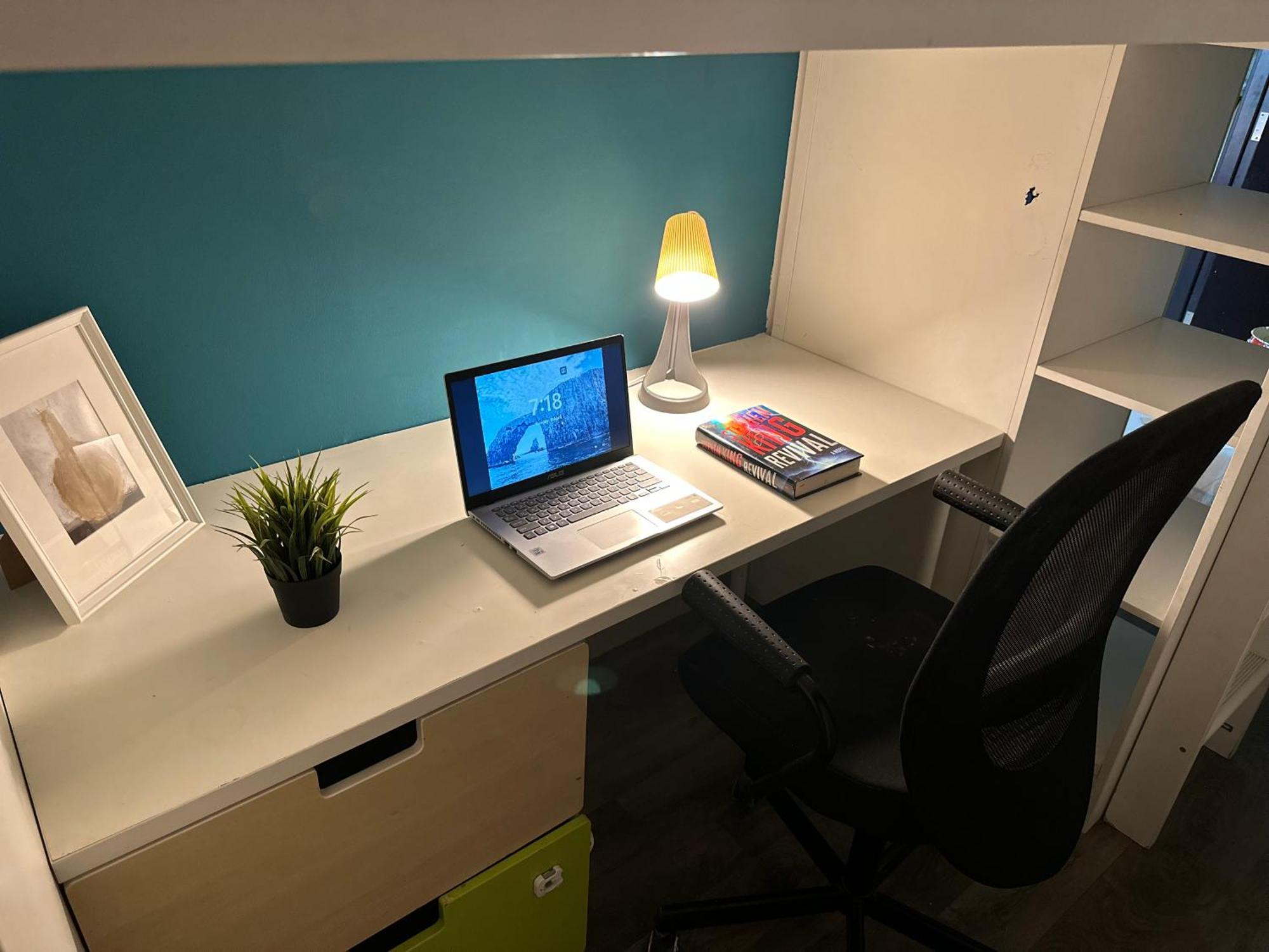 Homestay Cozy Loft Partition In Barsha Heights Dubai